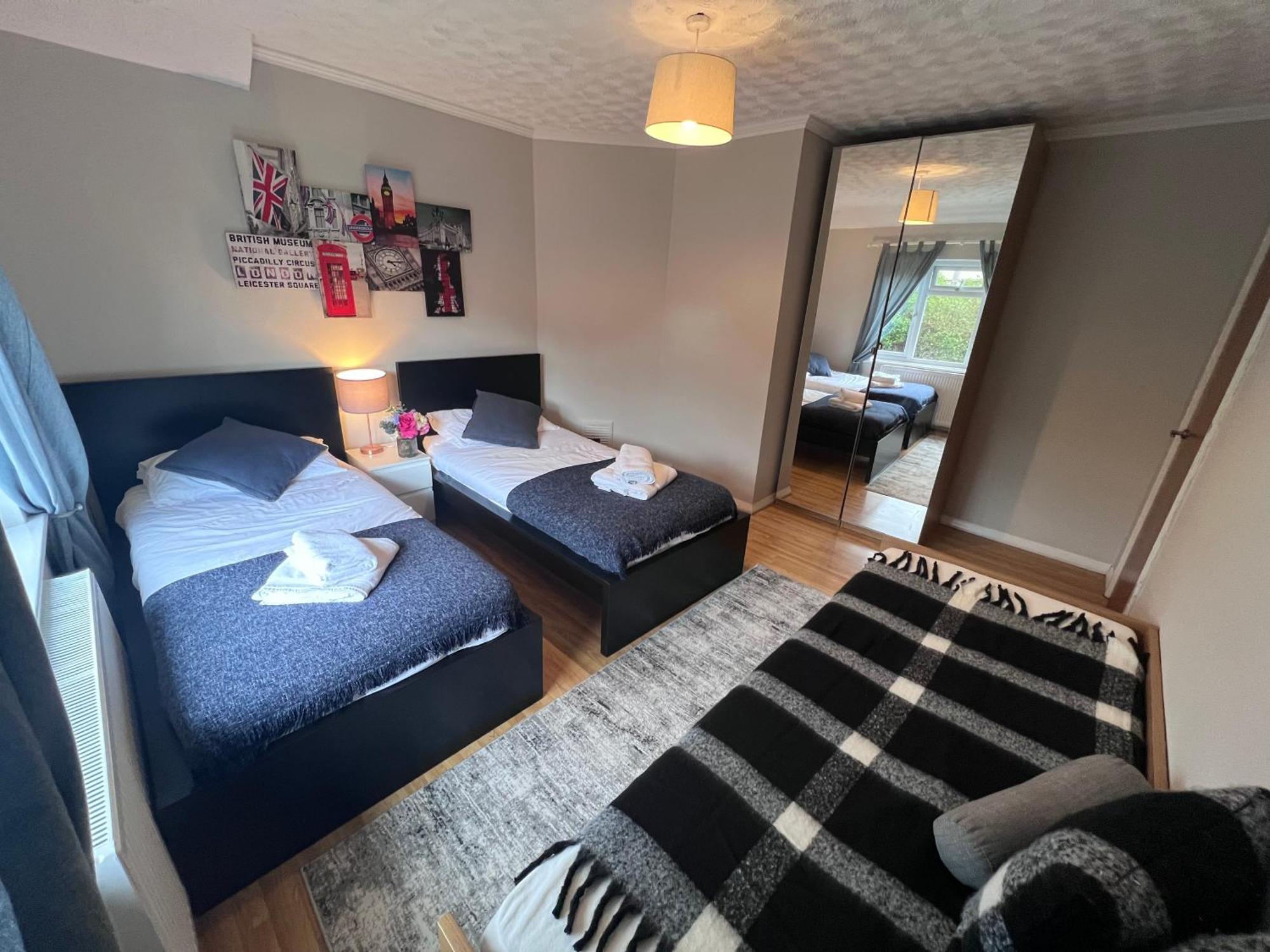 Croydon Apartment With Parking Лондон Экстерьер фото