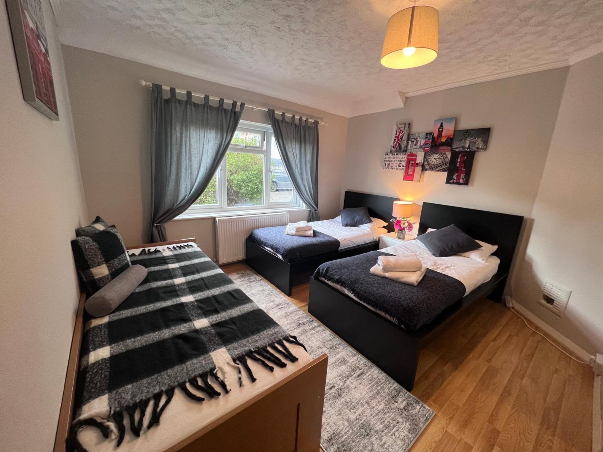 Croydon Apartment With Parking Лондон Экстерьер фото