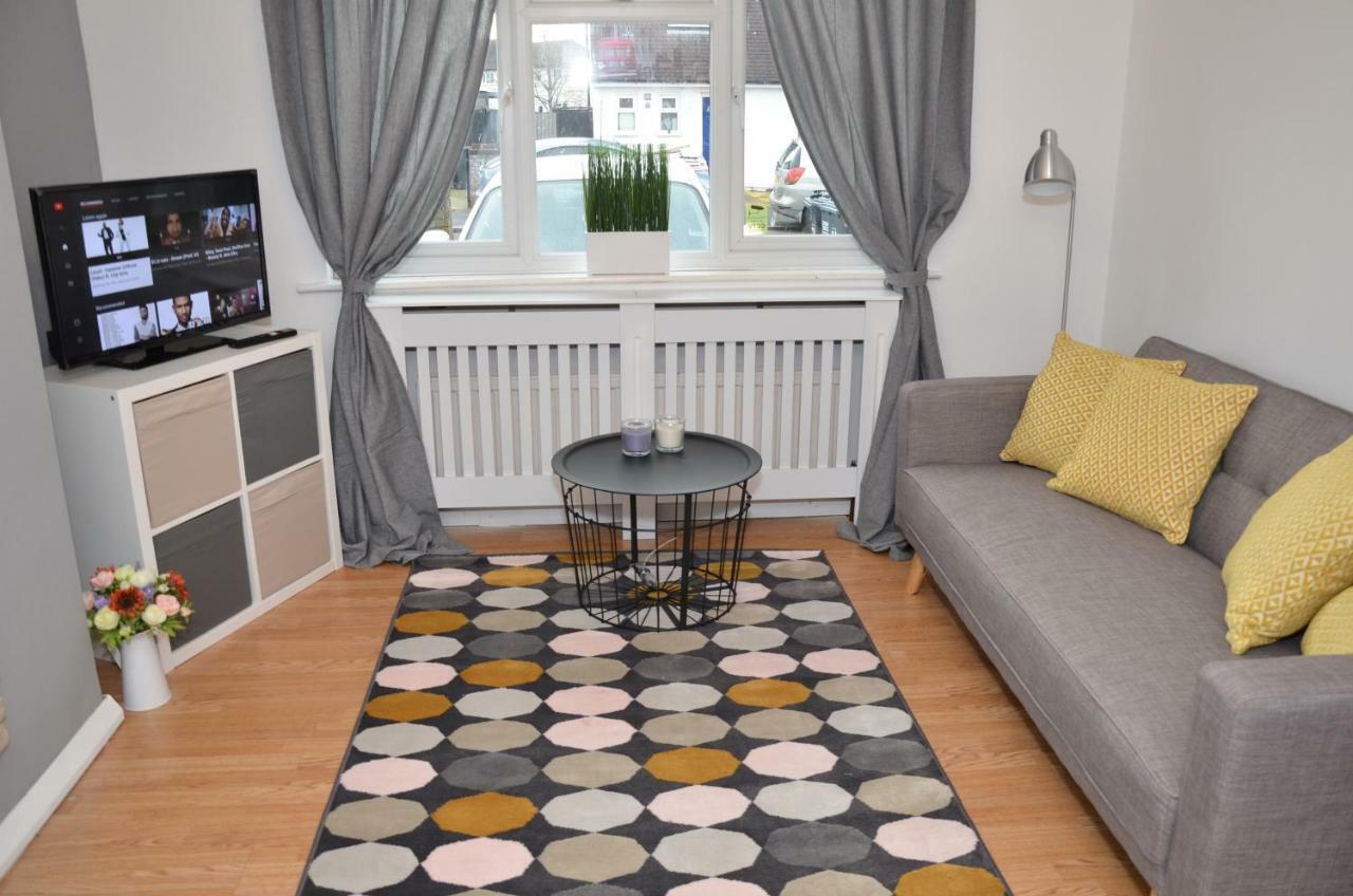 Croydon Apartment With Parking Лондон Экстерьер фото