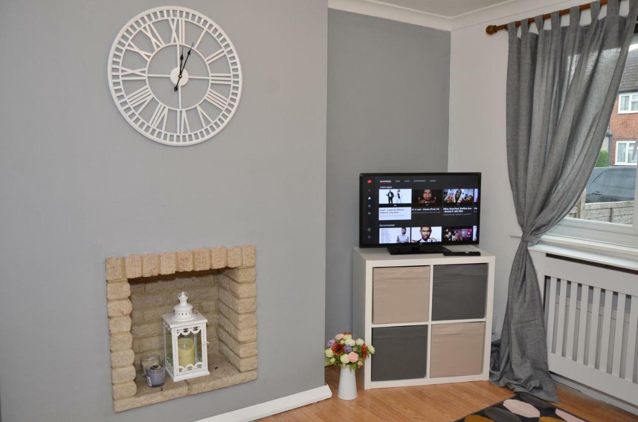 Croydon Apartment With Parking Лондон Экстерьер фото
